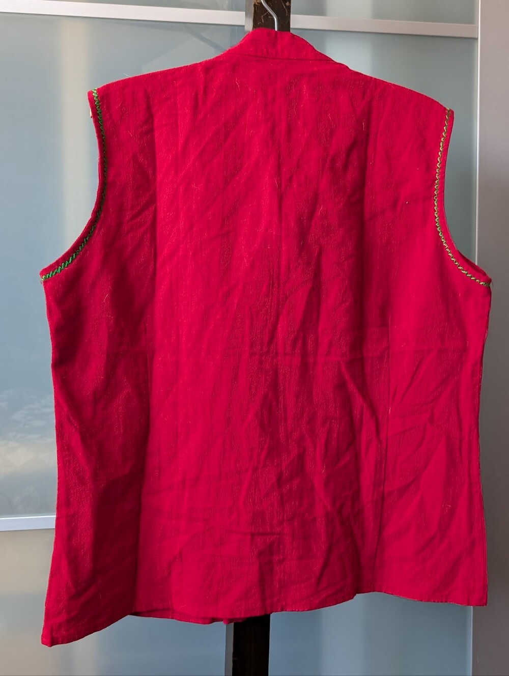 Lovely Red Embroidered Sleeveless Tank Top - Picture 10 of 11